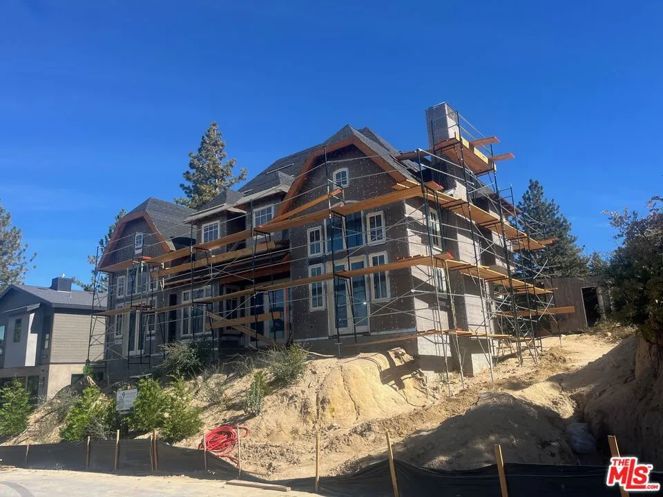 188 Mill Pond Road Lake Arrowhead, CA 92352