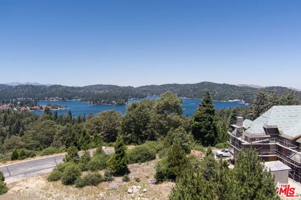 188 Mill Pond Road Lake Arrowhead, CA 92352