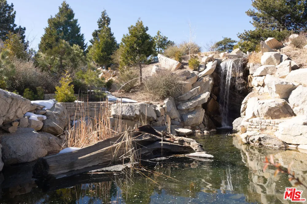 188 Mill Pond Road Lake Arrowhead, CA 92352