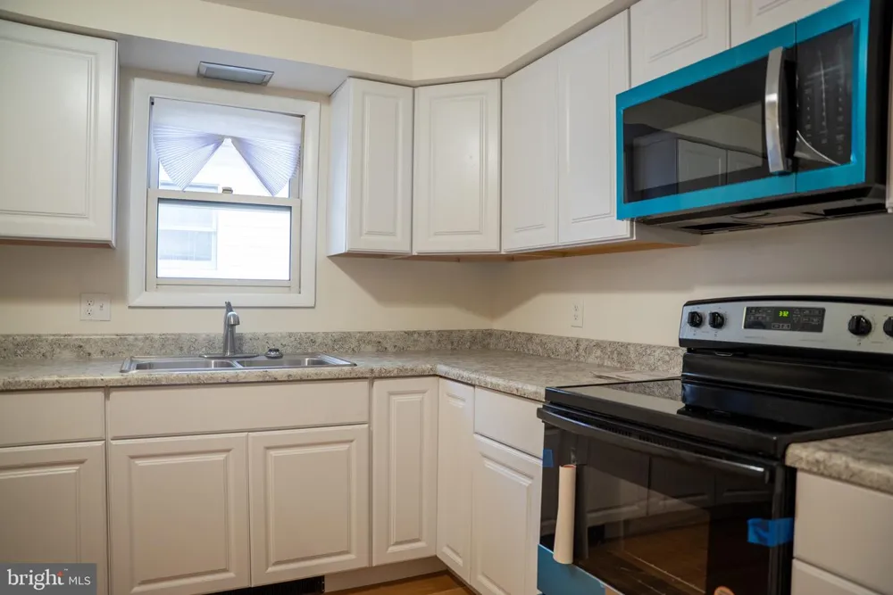 45 MIDDLE ROSE STREET #J Trenton, NJ 08618
