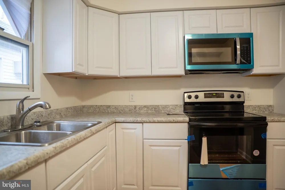 45 MIDDLE ROSE STREET #J Trenton, NJ 08618