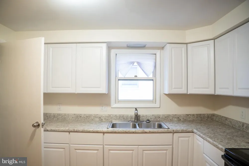 45 MIDDLE ROSE STREET #J Trenton, NJ 08618