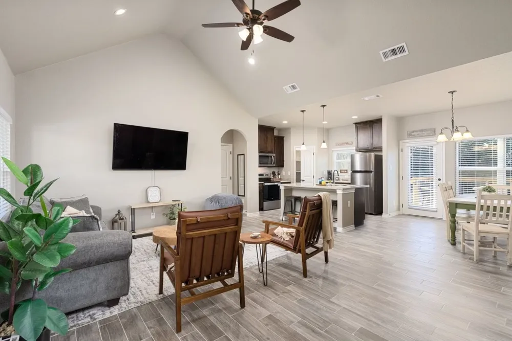 117 Lightning Bolt Spring Branch, TX 78070