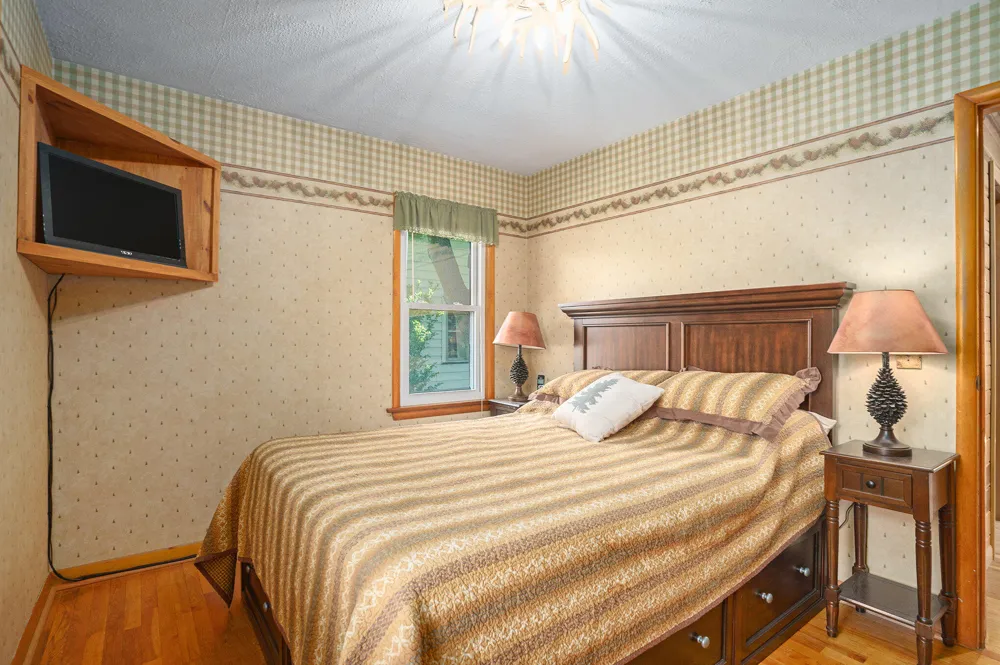 1018 Ruddiman Drive Muskegon, MI 49445