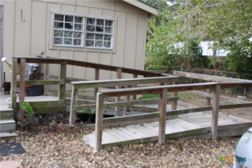 233 Indiana Street Bloomington, TX 77951