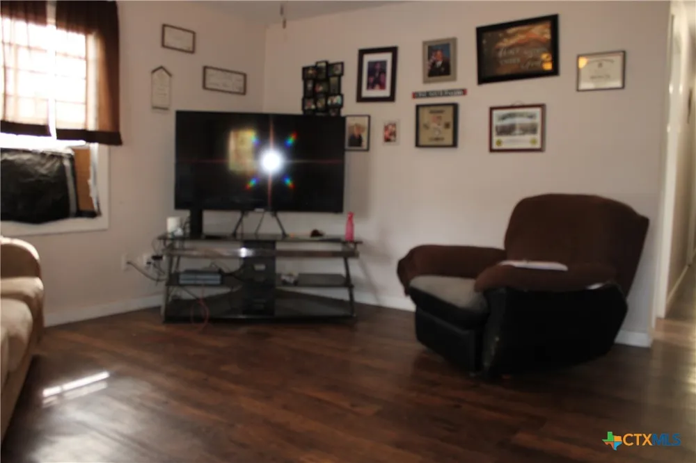 233 Indiana Street Bloomington, TX 77951