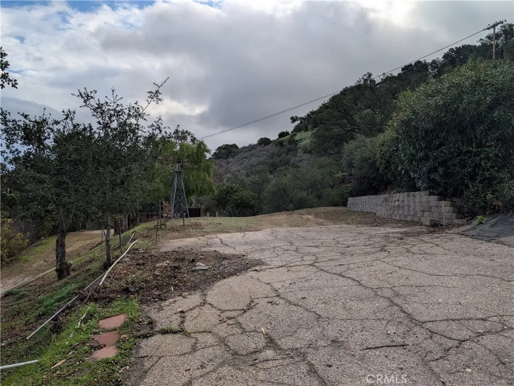 1087 LOMA LANE Simi Valley, CA 93063
