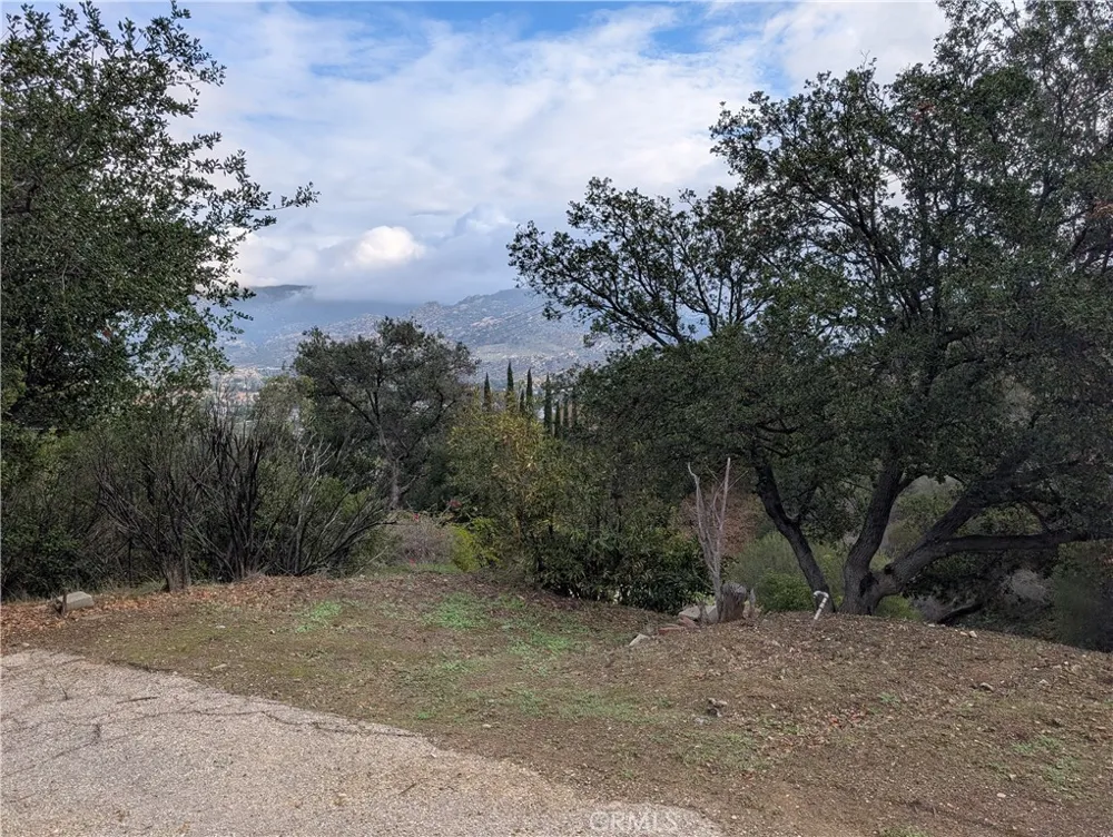 1087 LOMA LANE Simi Valley, CA 93063