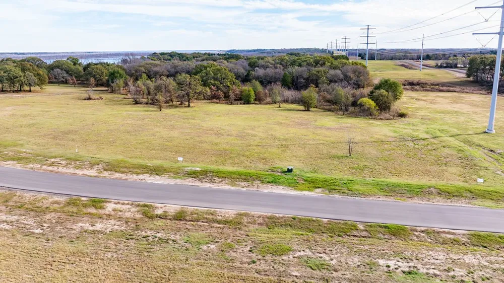 580 Waters Edge Way Dodd City, TX 75438