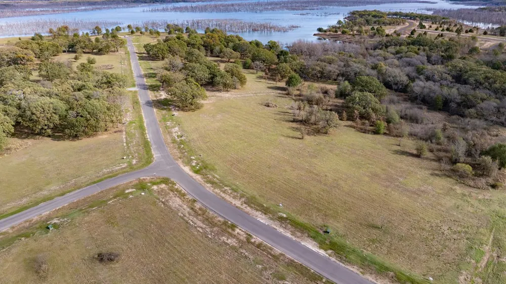 580 Waters Edge Way Dodd City, TX 75438