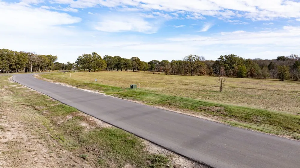 580 Waters Edge Way Dodd City, TX 75438