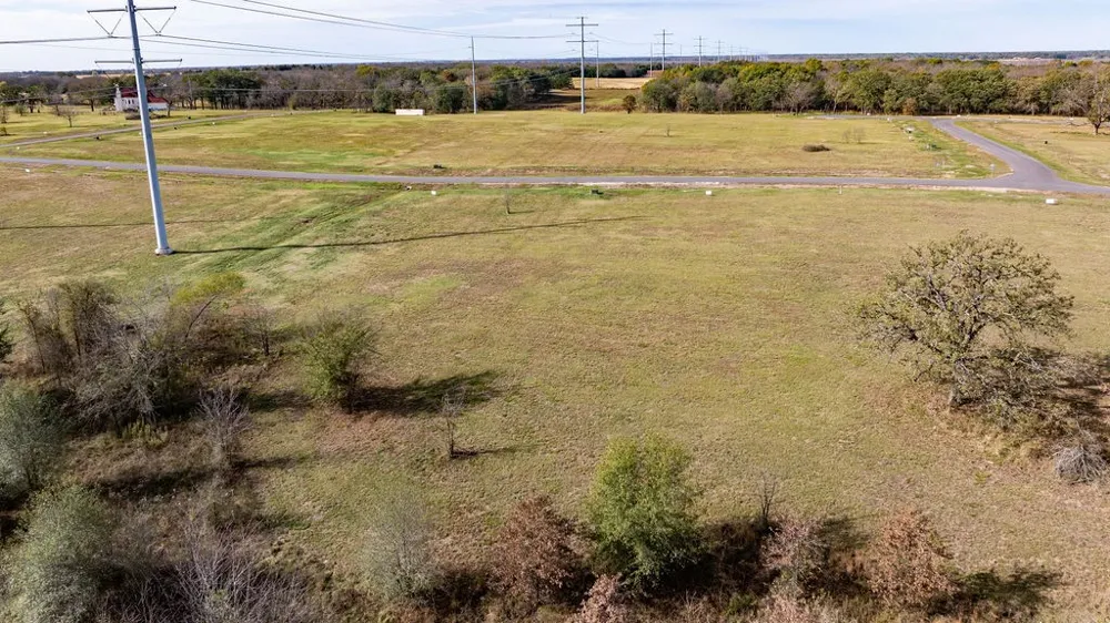 580 Waters Edge Way Dodd City, TX 75438