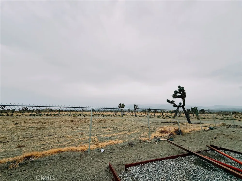 12452 Golden View Pinon Hills, CA 92372