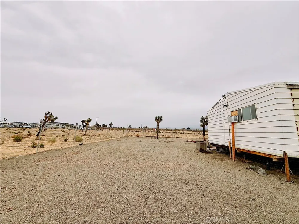 12452 Golden View Pinon Hills, CA 92372