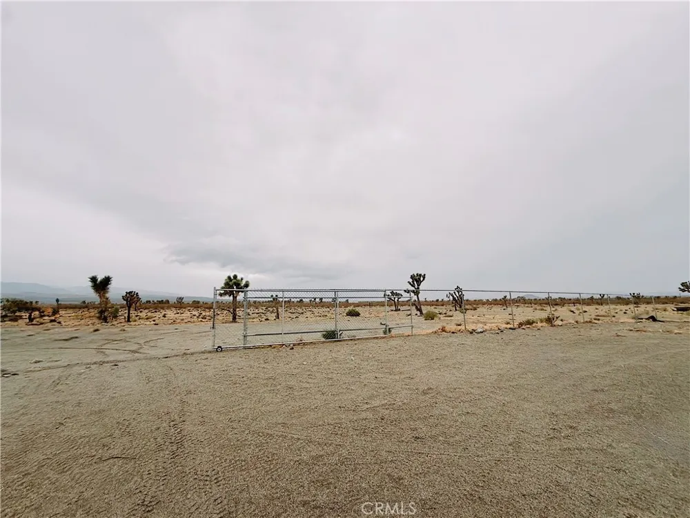 12452 Golden View Pinon Hills, CA 92372