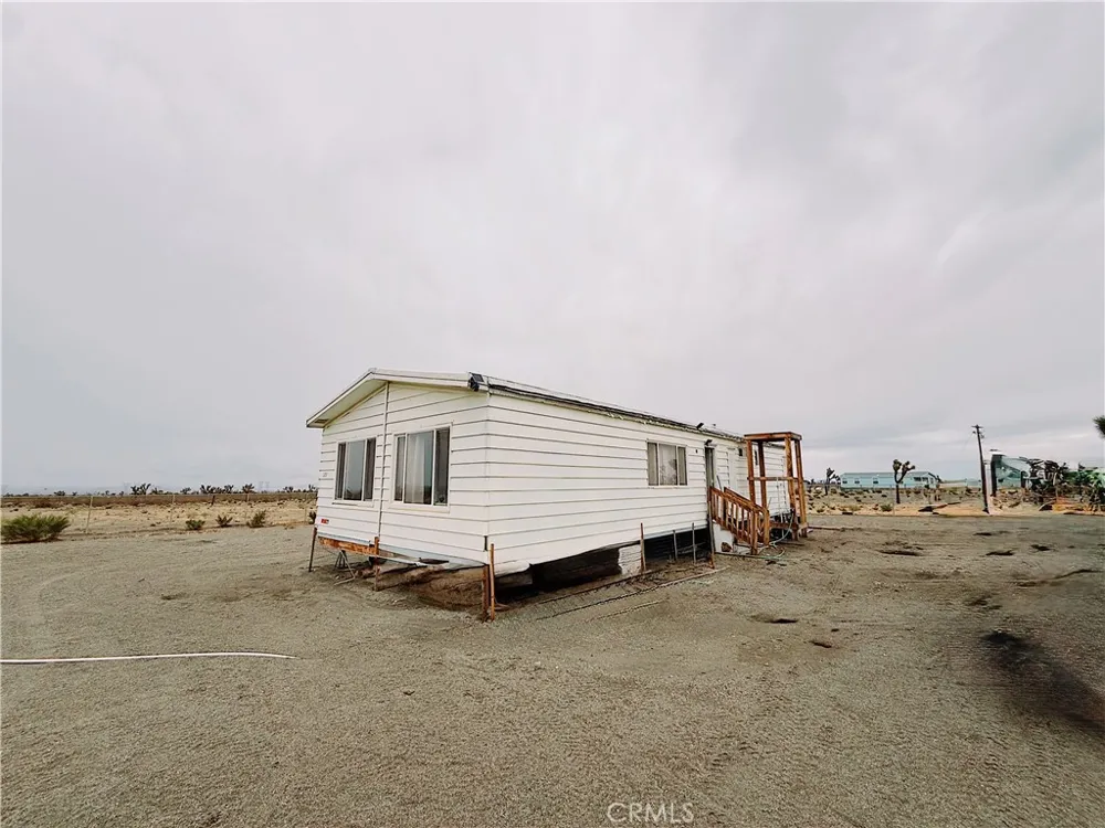 12452 Golden View Pinon Hills, CA 92372