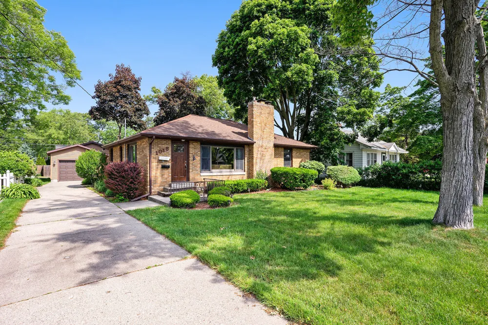 1018 Ruddiman Drive North Muskegon City, MI 49445