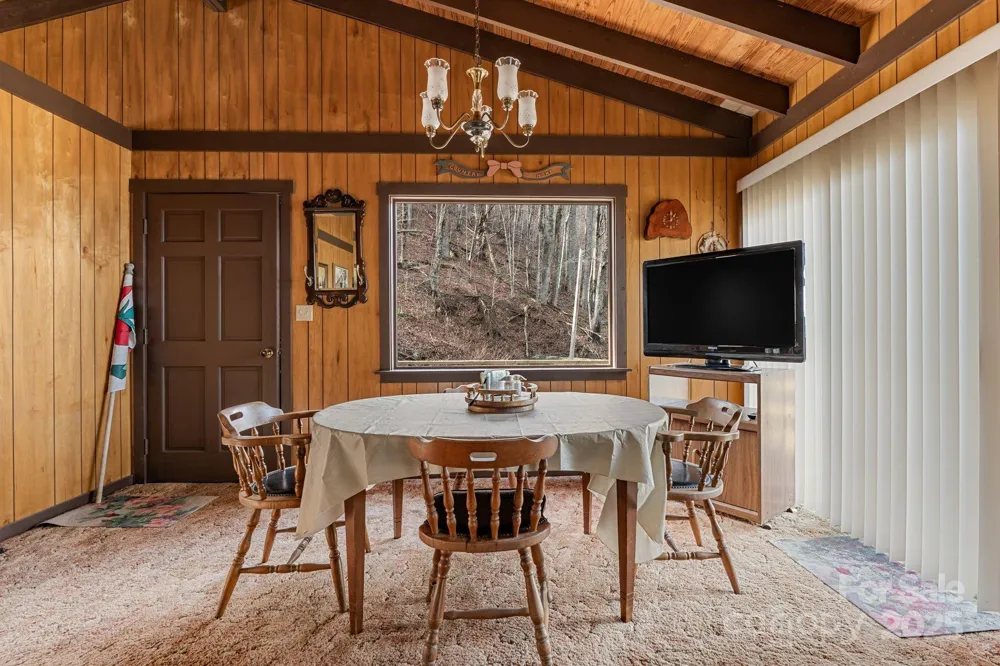 2650 Secluded Valley Road Marshall, NC 28753