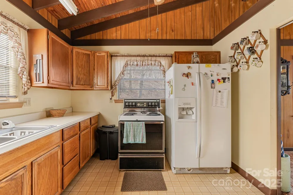 2650 Secluded Valley Road Marshall, NC 28753