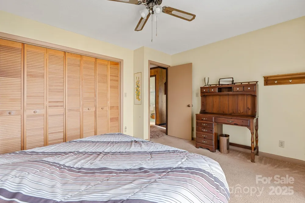 2650 Secluded Valley Road Marshall, NC 28753