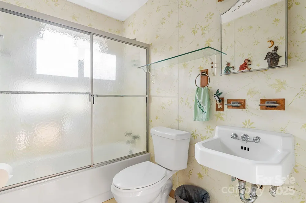 2650 Secluded Valley Road Marshall, NC 28753