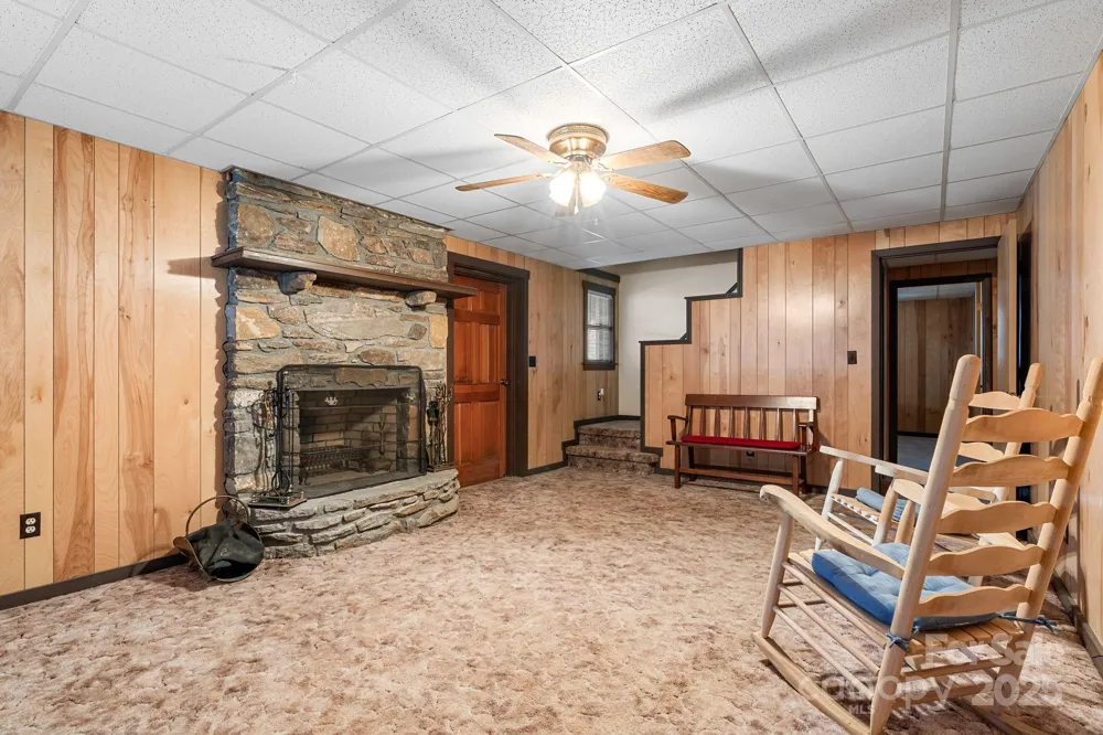 2650 Secluded Valley Road Marshall, NC 28753