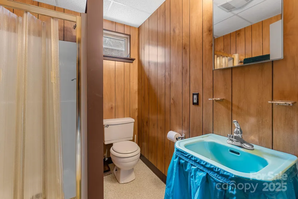 2650 Secluded Valley Road Marshall, NC 28753