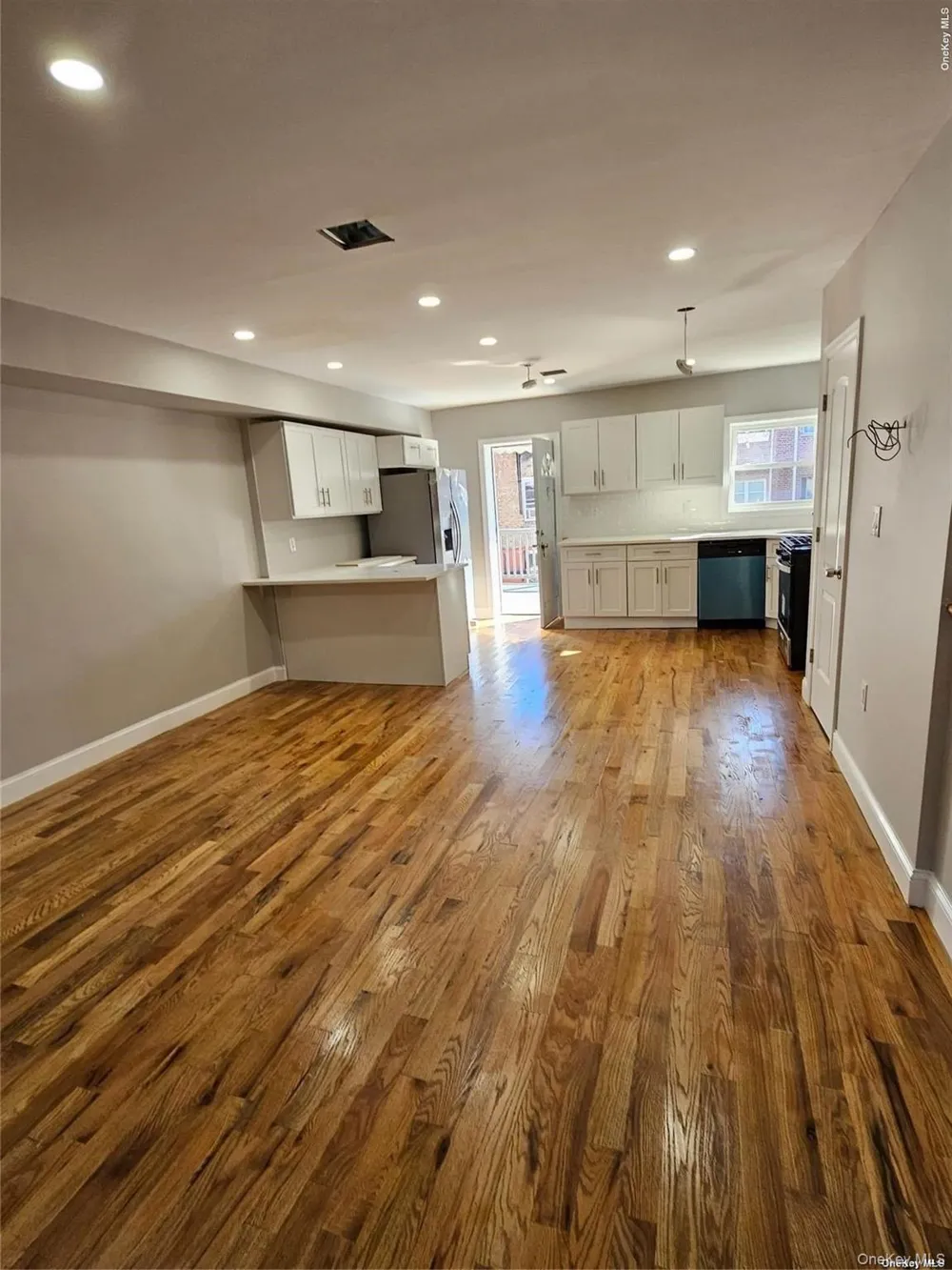 1918 Hunt Avenue Bronx, NY 10462