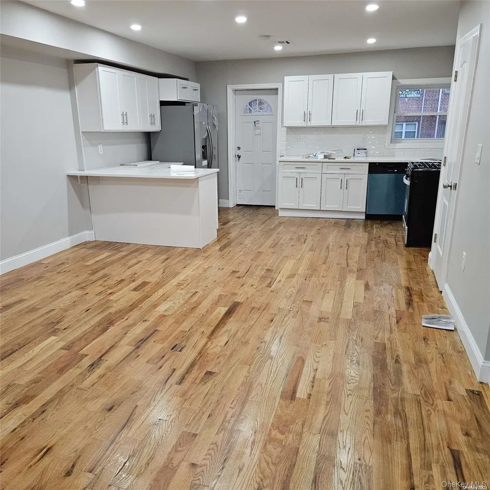 1918 Hunt Avenue Bronx, NY 10462