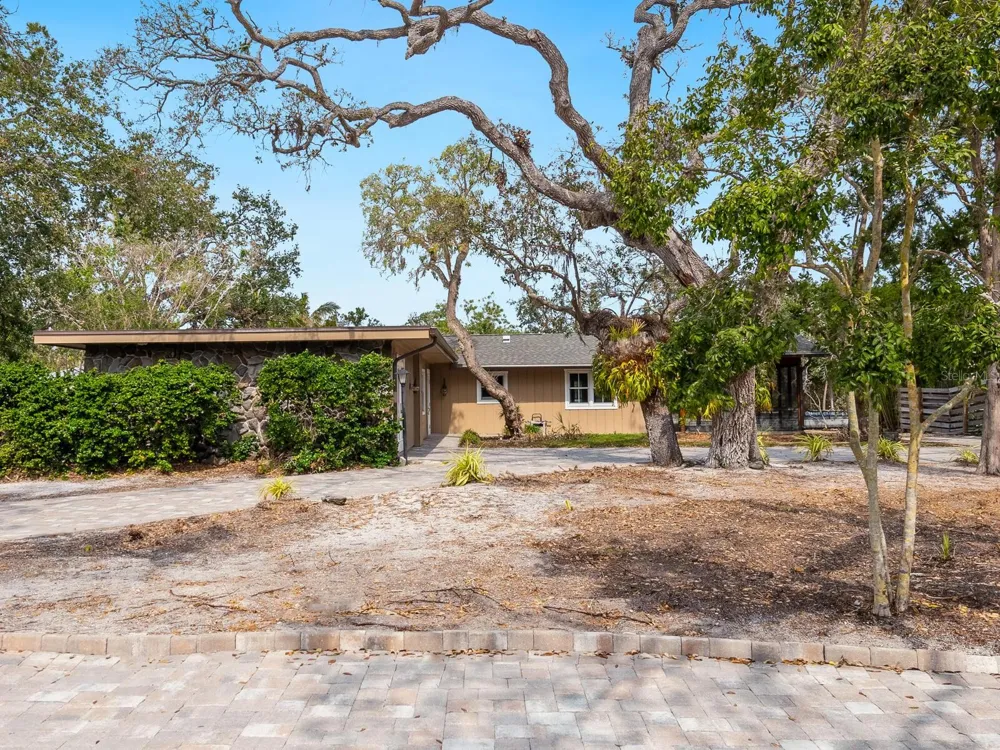 615 BUTTONWOOD DRIVE Longboat Key, FL 34228