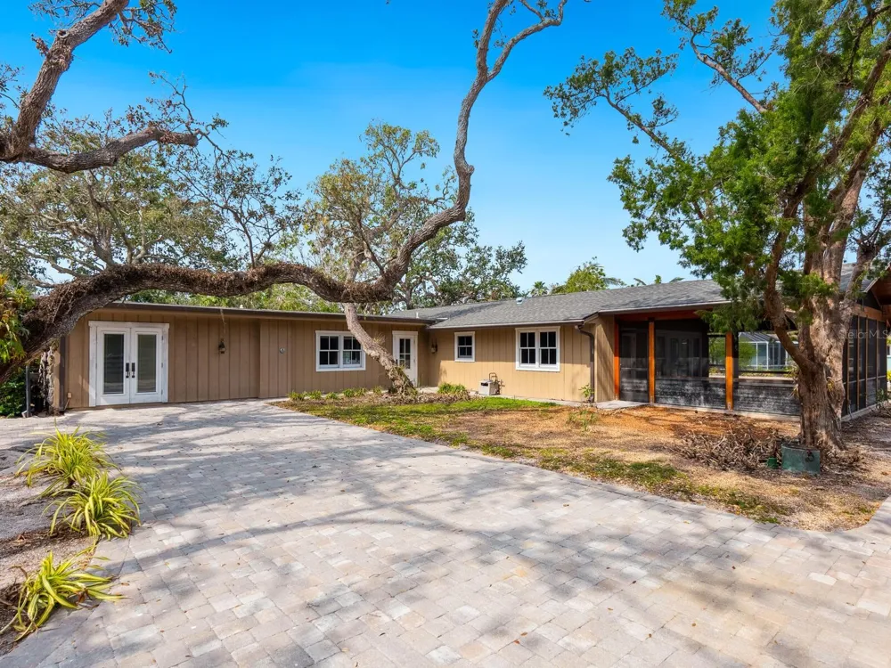 615 BUTTONWOOD DRIVE Longboat Key, FL 34228