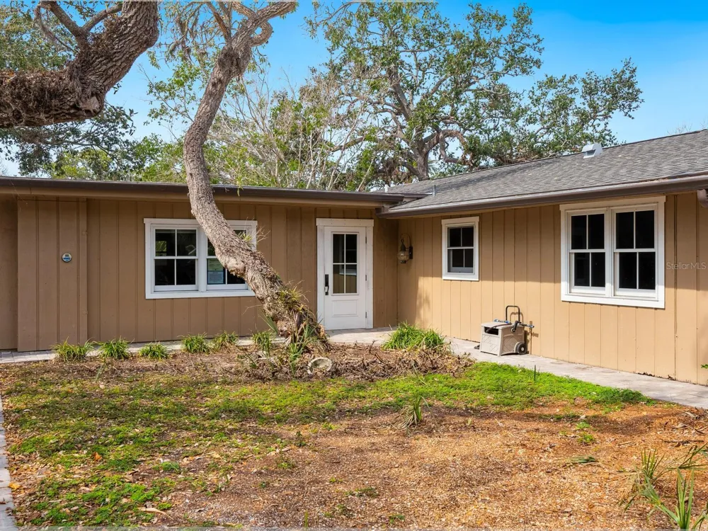 615 BUTTONWOOD DRIVE Longboat Key, FL 34228
