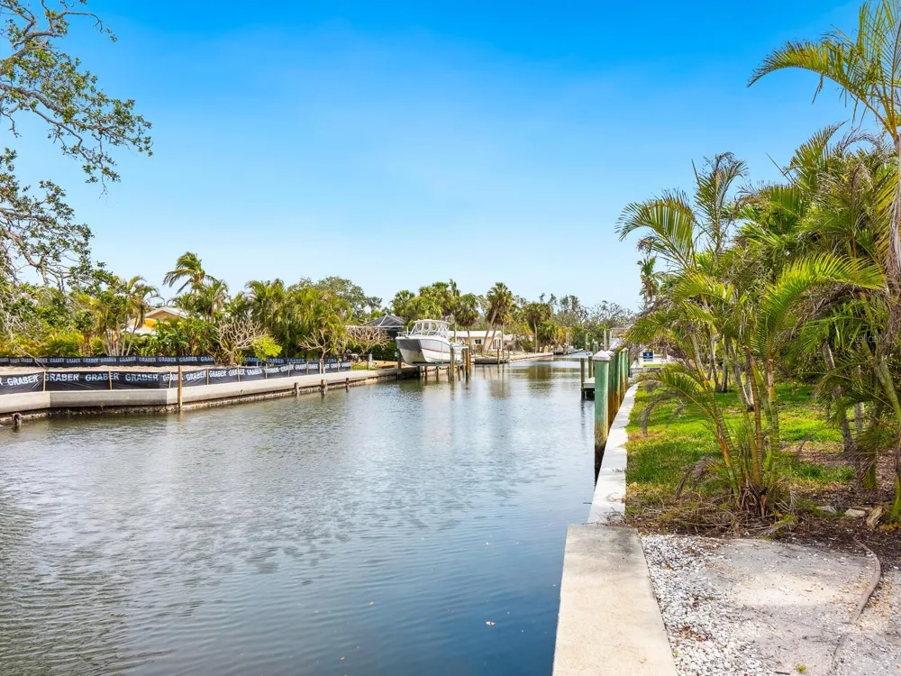 615 BUTTONWOOD DRIVE Longboat Key, FL 34228
