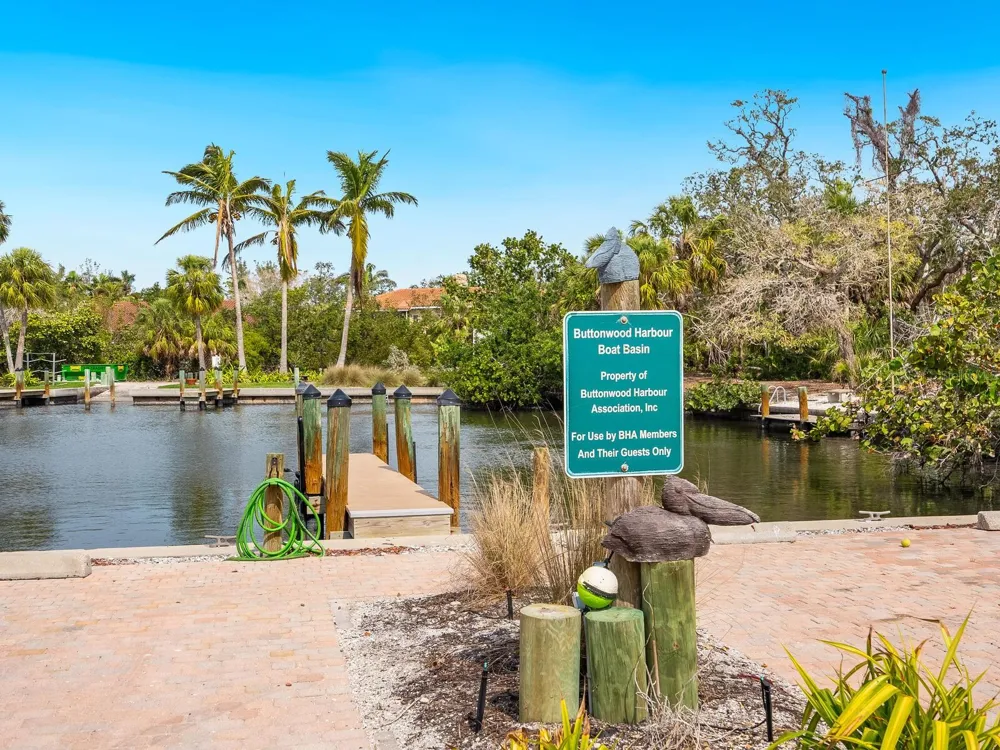 615 BUTTONWOOD DRIVE Longboat Key, FL 34228