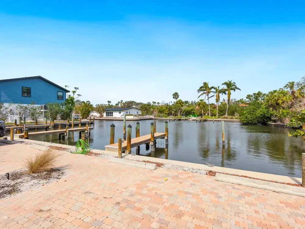 615 BUTTONWOOD DRIVE Longboat Key, FL 34228