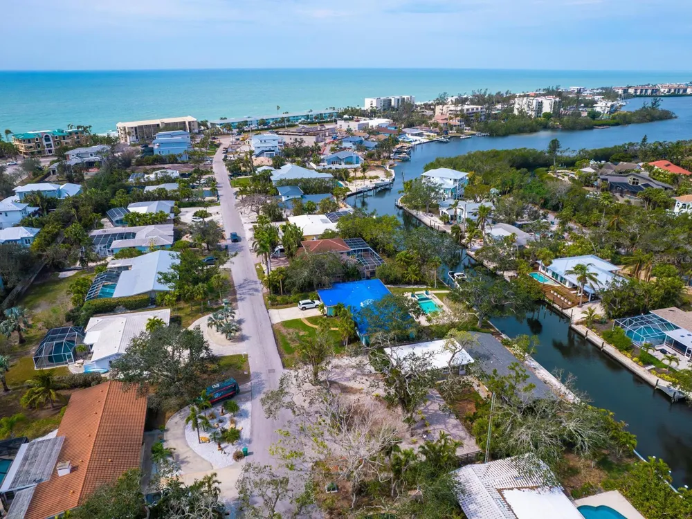 615 BUTTONWOOD DRIVE Longboat Key, FL 34228