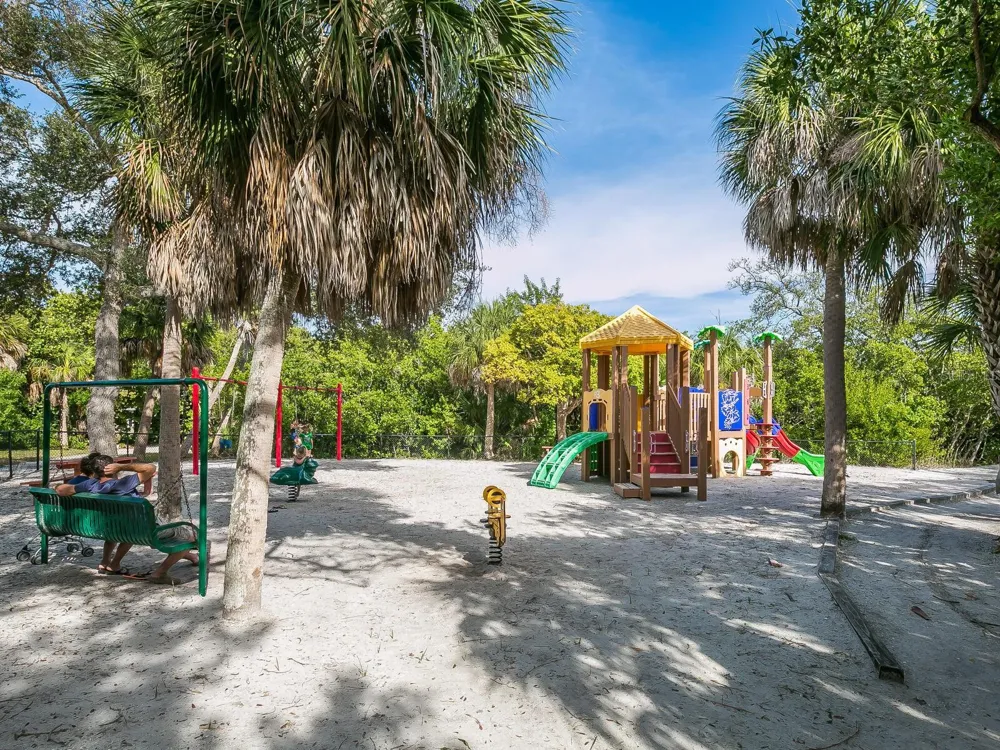 615 BUTTONWOOD DRIVE Longboat Key, FL 34228