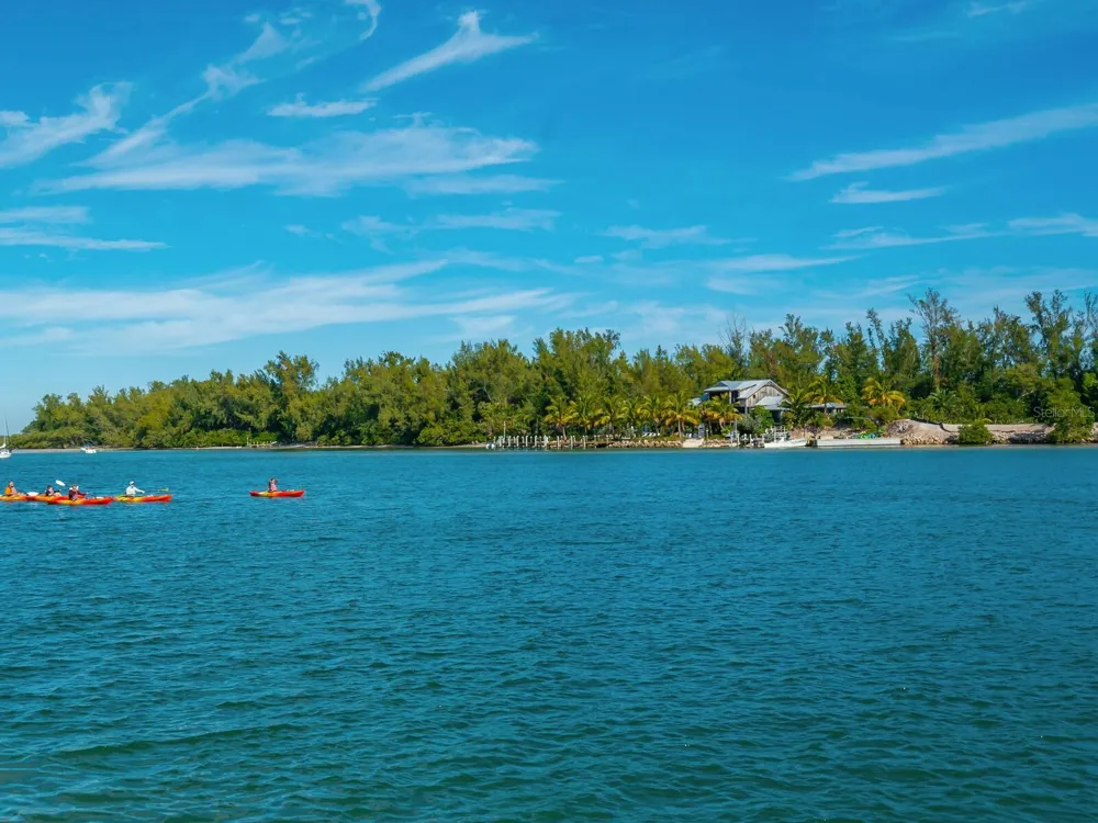 615 BUTTONWOOD DRIVE Longboat Key, FL 34228