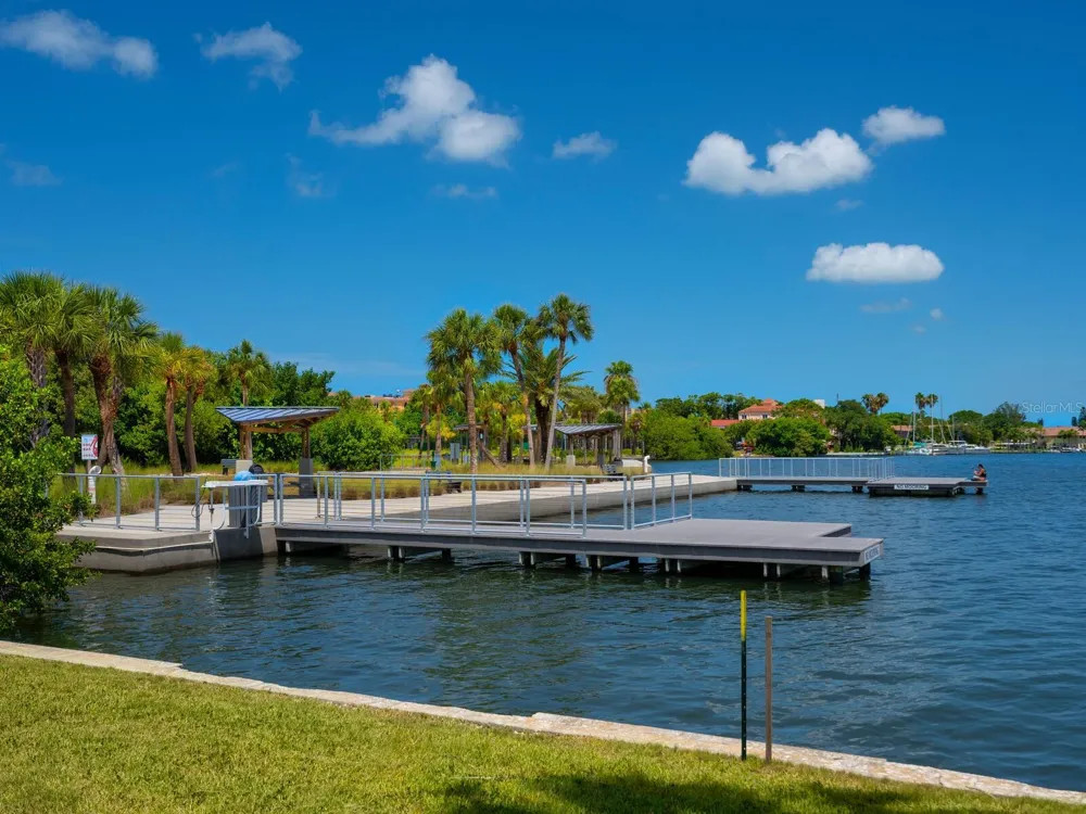 615 BUTTONWOOD DRIVE Longboat Key, FL 34228