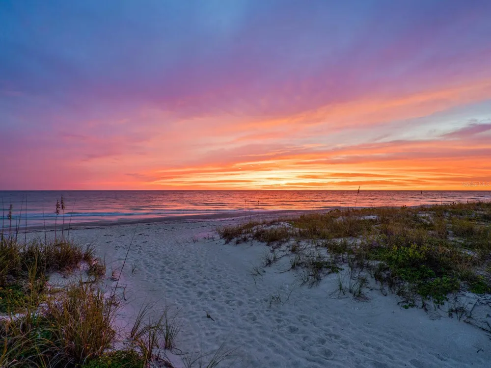 615 BUTTONWOOD DRIVE Longboat Key, FL 34228