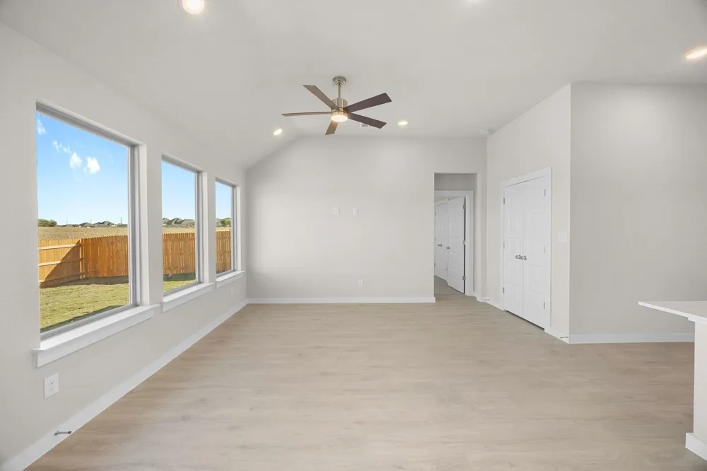 110 Divisadero Drive Hutto, TX 78634