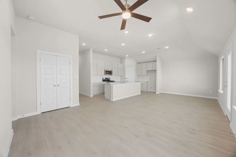 110 Divisadero Drive Hutto, TX 78634