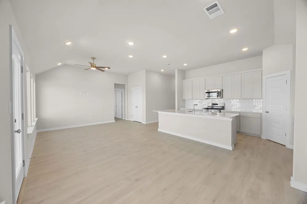 110 Divisadero Drive Hutto, TX 78634