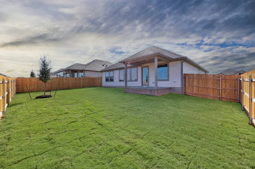 110 Divisadero Drive Hutto, TX 78634