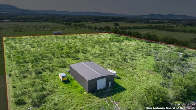 299 River View Drive Utopia, TX 78884