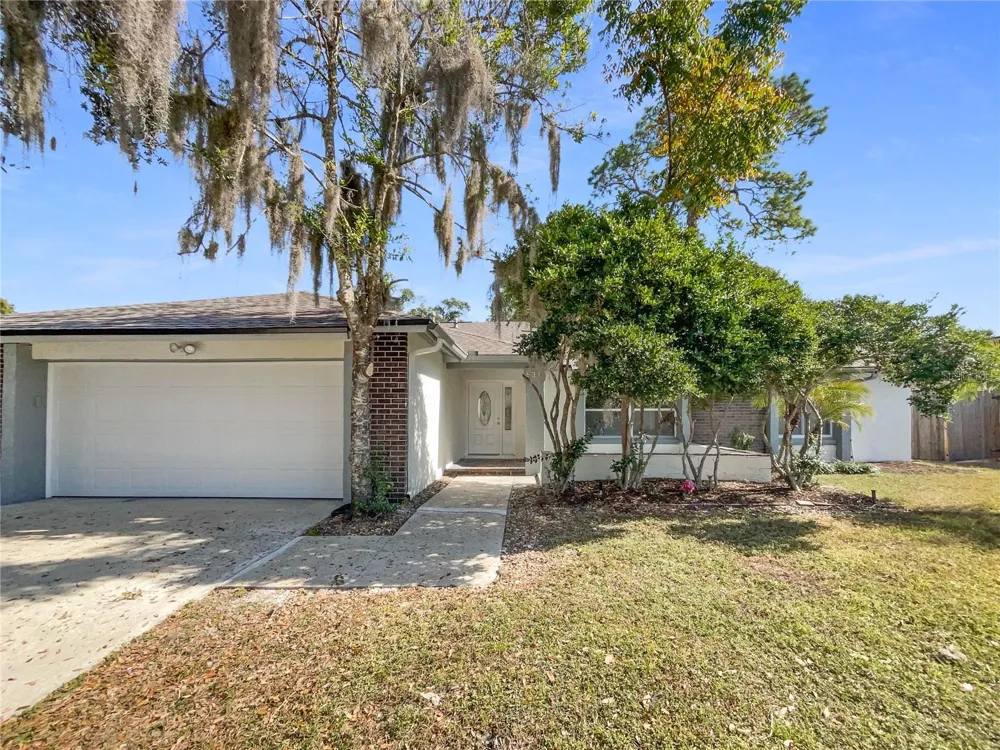 831 HAULOVER DRIVE Altamonte Springs, FL 32714