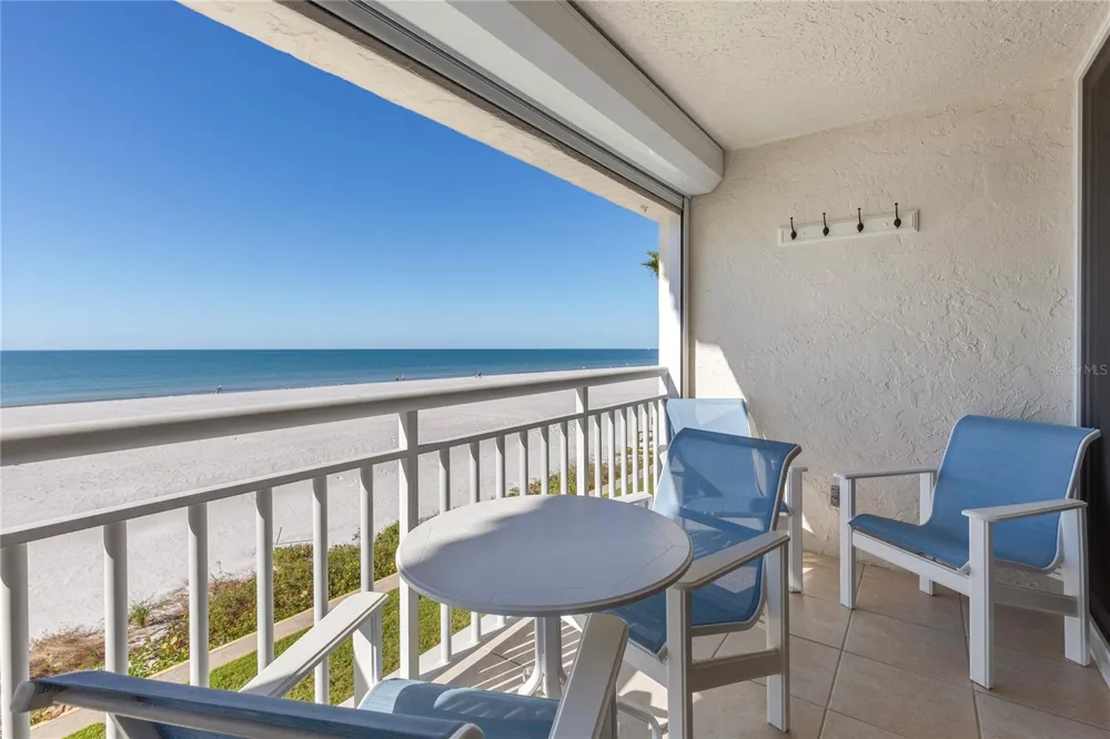 2900 GULF BOULEVARD #202 Belleair Beach, FL 33786