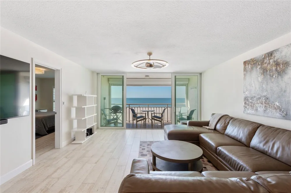 2900 GULF BOULEVARD #202 Belleair Beach, FL 33786