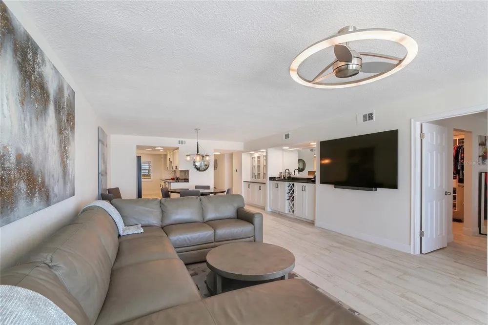 2900 GULF BOULEVARD #202 Belleair Beach, FL 33786