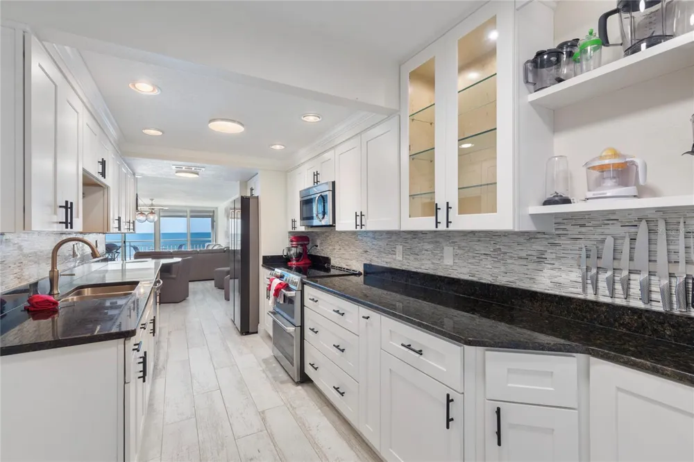 2900 GULF BOULEVARD #202 Belleair Beach, FL 33786